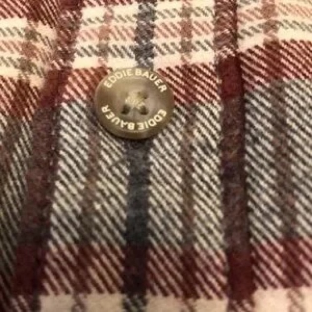 Eddie Bauer Men's Black & Cream Plaid Button-Down Shirt - Picture 8 of 12
